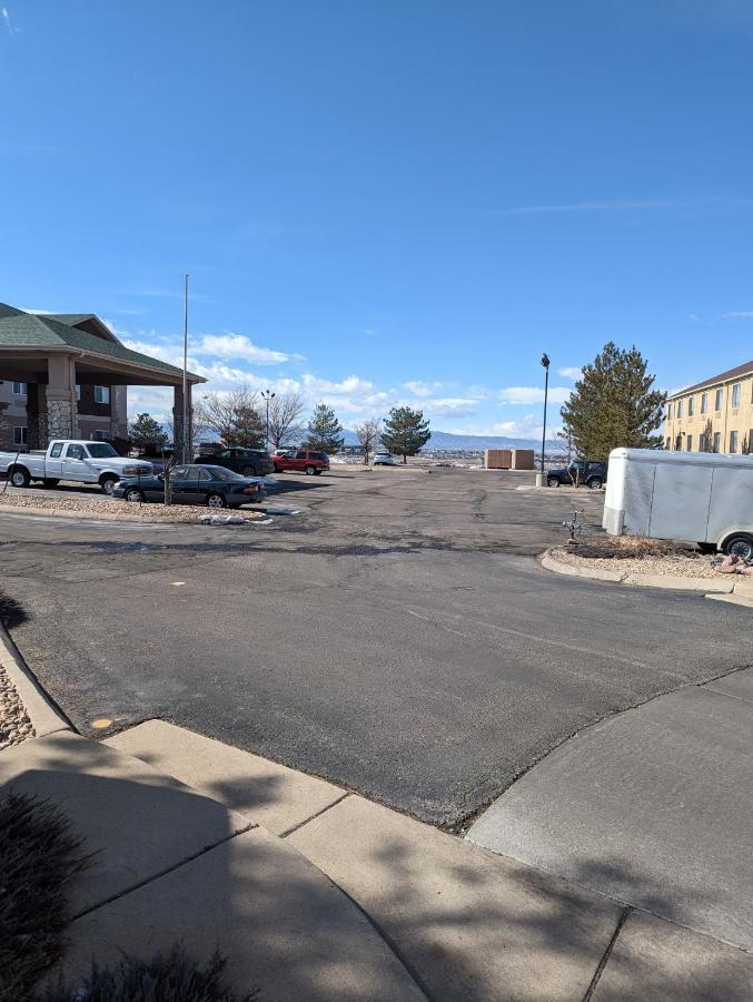 Days Inn & Suites By Wyndham Castle Rock Exterior photo