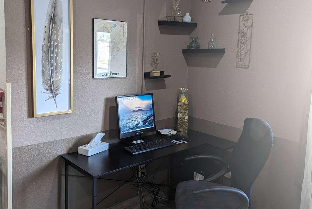 Days Inn & Suites By Wyndham Castle Rock Facilities photo