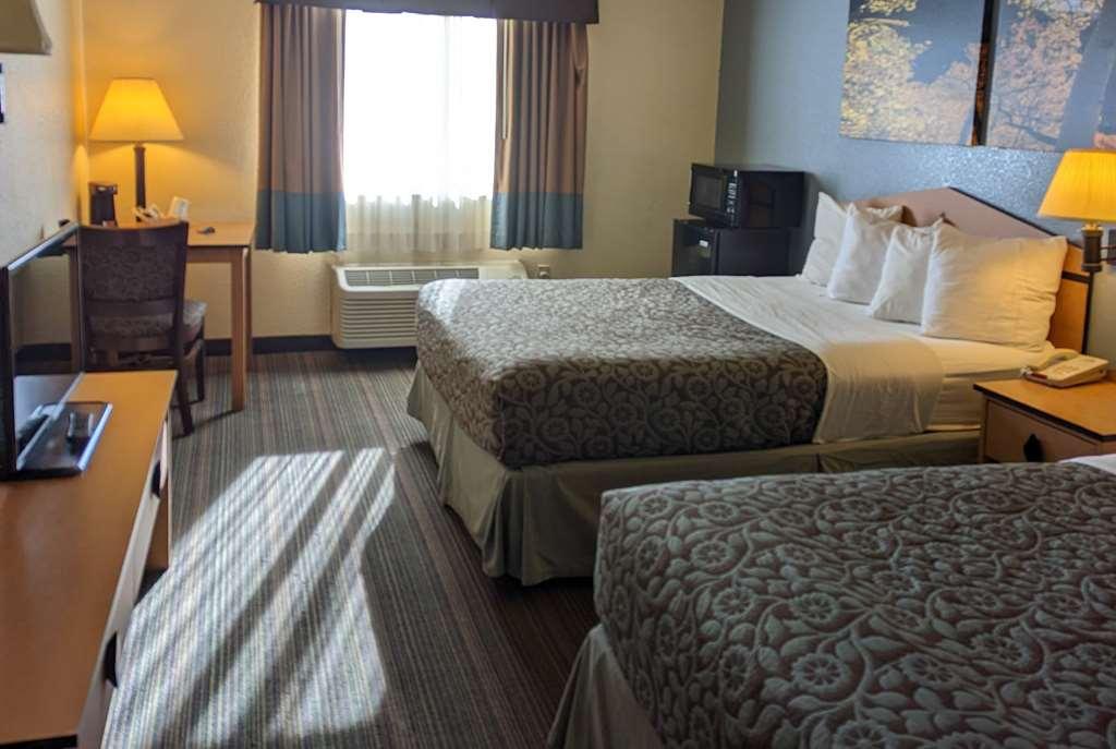 Days Inn & Suites By Wyndham Castle Rock Room photo