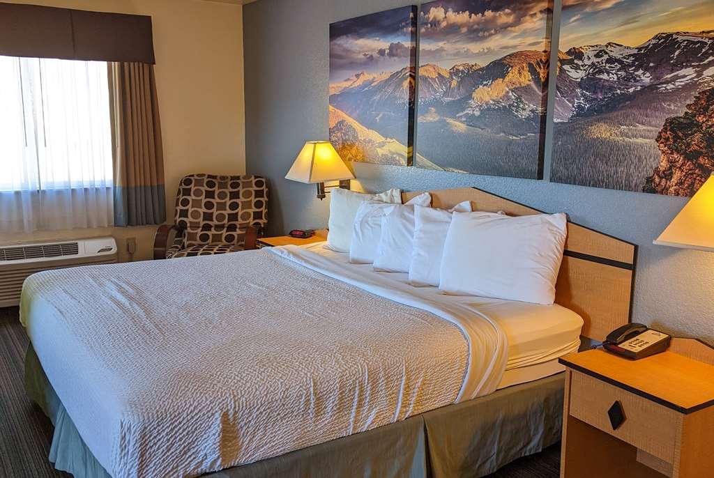 Days Inn & Suites By Wyndham Castle Rock Room photo